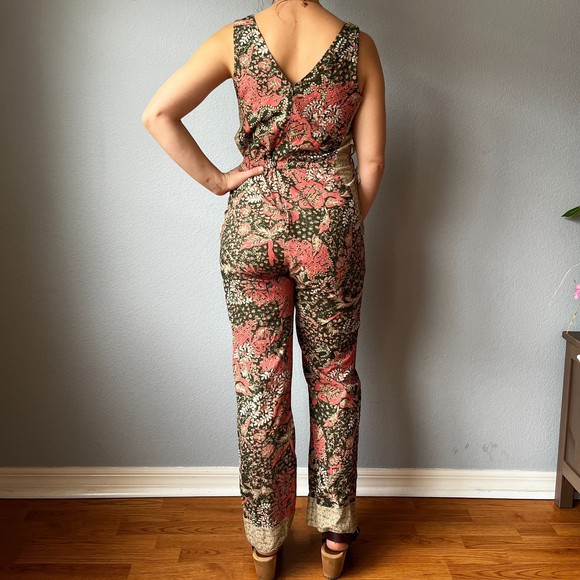 Warm Floral V-Neck Jumpsuit Size 0 - Picture 5 of 9